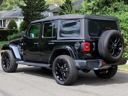 2023 Jeep Wrangler 4xe Sahara