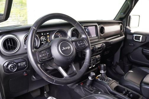 Sting-Gray Clearcoat 2021 Jeep Gladiator Sport S