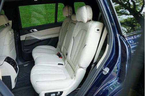 2022 BMW X7 M50i