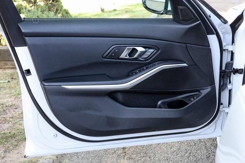 2024 BMW 330 i xDrive