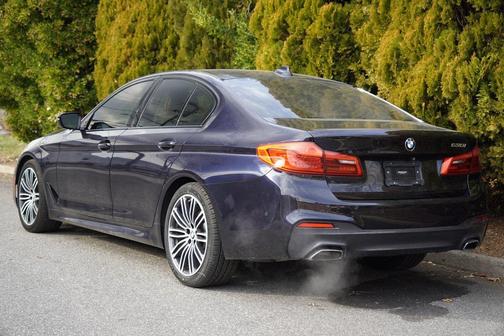 2019 BMW 530 530i