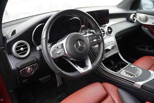 designo Cardinal Red Metallic 2021 Mercedes-Benz GLC 300 4MATIC