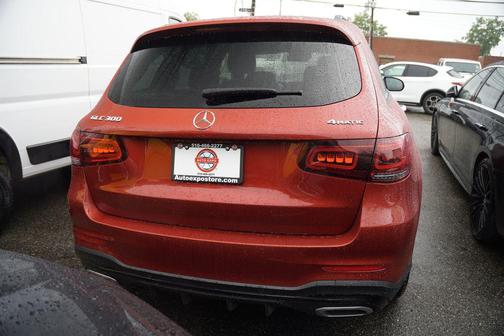 designo Cardinal Red Metallic 2021 Mercedes-Benz GLC 300 4MATIC