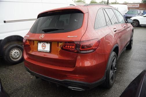 designo Cardinal Red Metallic 2021 Mercedes-Benz GLC 300 4MATIC