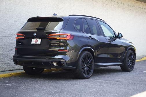 Black Sapphire Metallic 2023 BMW X5 sDrive40i