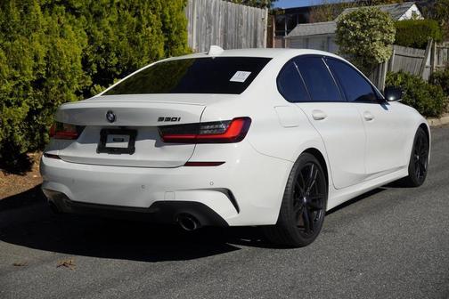 2022 BMW 330 330i