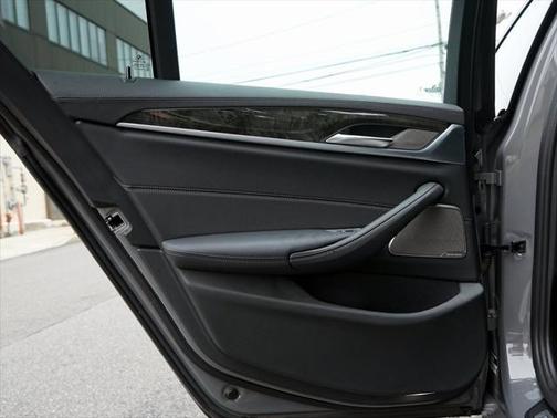 2022 BMW M550 i Xdrive