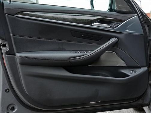 2022 BMW M550 i Xdrive