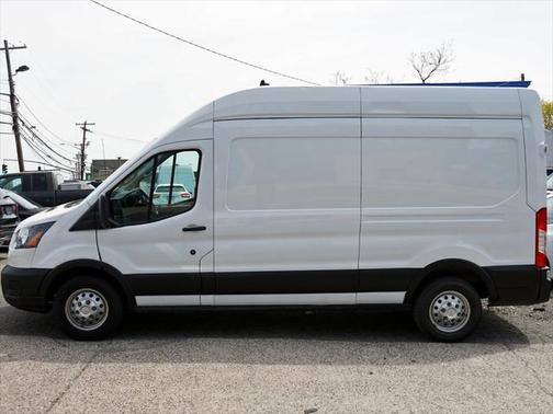 2022 Ford Transit-250 Base