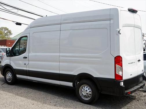 2022 Ford Transit-250 Base