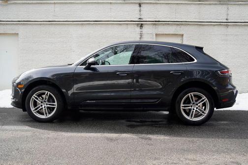 2023 Porsche Macan Base