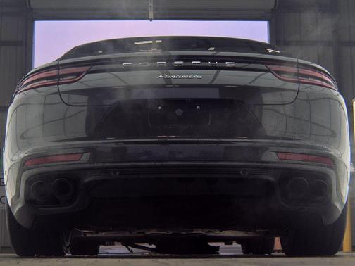 2018 Porsche Panamera 4