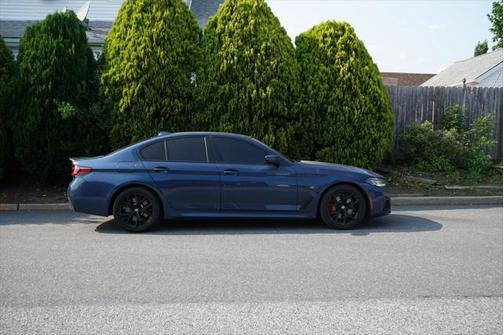 2022 BMW 530 i