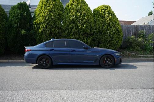 2022 BMW 530 i