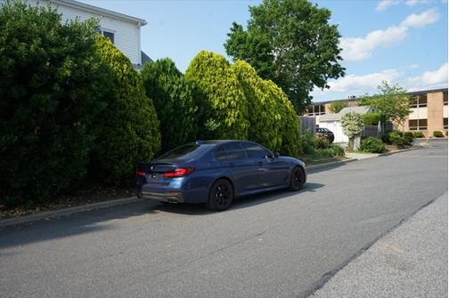2022 BMW 530 i