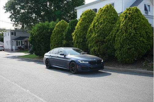 2022 BMW 530 i