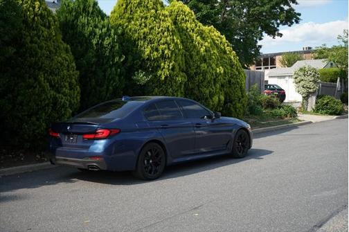 2022 BMW 530 i