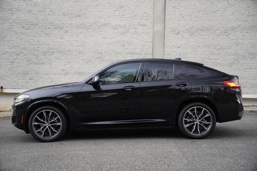 2024 BMW X4 xDrive30i