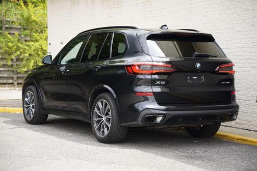 Black Sapphire Metallic 2023 BMW X5 xDrive40i