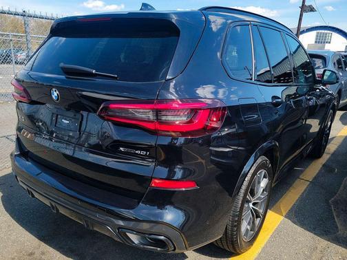 Black Sapphire Metallic 2023 BMW X5 xDrive40i