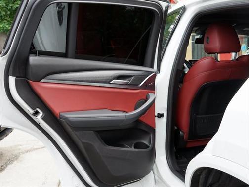 2022 BMW X4 xDrive30i