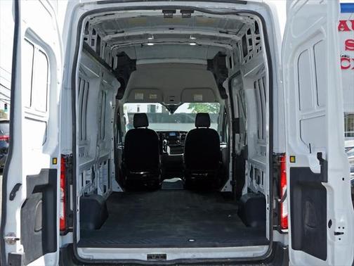 2022 Ford Transit-250 Base
