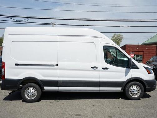 2022 Ford Transit-250 Base