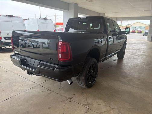 Diamond Black Crystal Pearlcoat 2026 RAM 2500 Laramie Crew Cab 4x4 6'4' Box