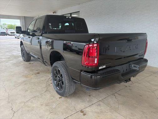 Diamond Black Crystal Pearlcoat 2026 RAM 2500 Laramie Crew Cab 4x4 6'4' Box