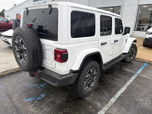 Bright White Clearcoat 2024 Jeep Wrangler Sahara