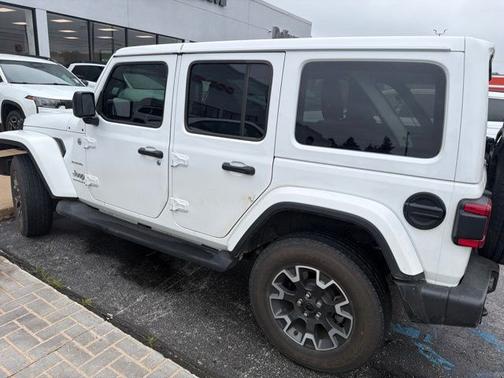 Bright White Clearcoat 2024 Jeep Wrangler Sahara