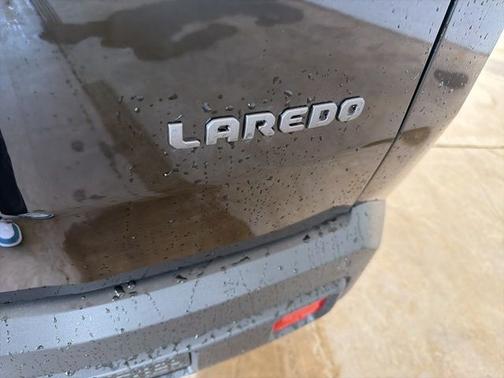 Diamond Black 2026 Jeep Cherokee Laredo