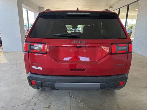 Red Hot Pearlcoat 2026 Jeep Cherokee Laredo
