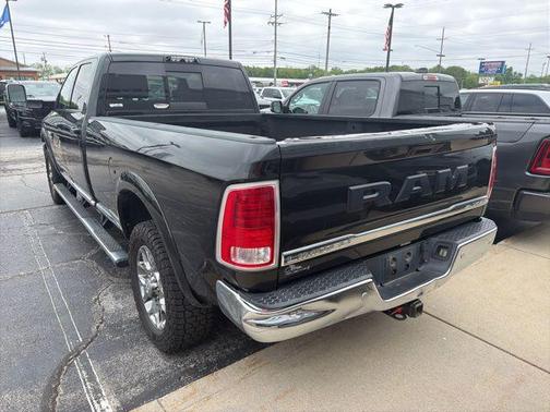 Brilliant Black Crystal Pearlcoat 2017 RAM 2500 Limited Crew Cab 4x4 8' Box