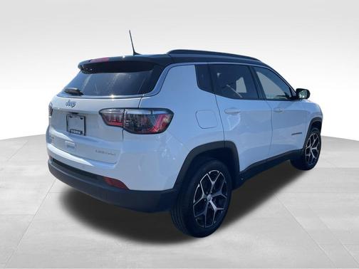 Bright White Clearcoat 2024 Jeep Compass Limited
