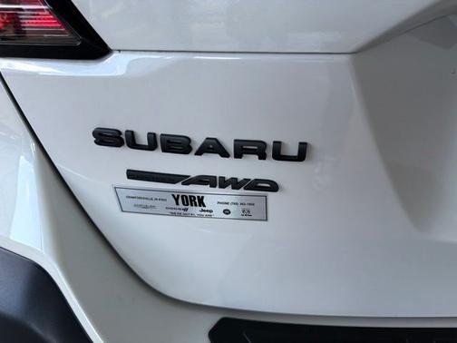 Crystal White Pearl 2025 Subaru Outback Onyx Edition XT