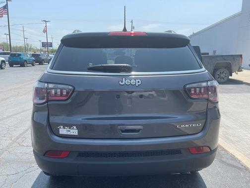 Photo 4 of 36 of 2020 Jeep Compass Limited