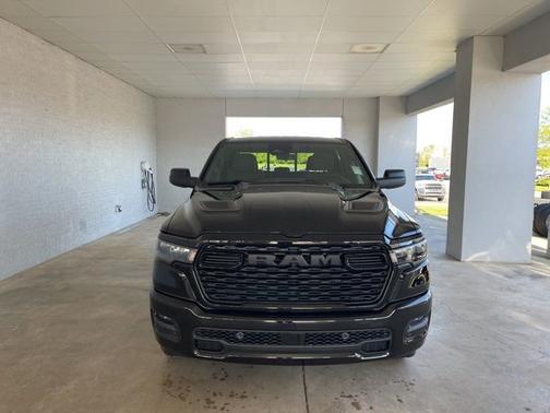 Diamond Black Crystal Pearlcoat 2026 RAM 1500 Express