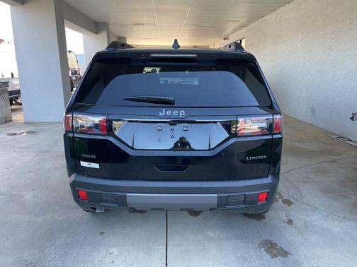 Diamond Black Crystal Pearlcoat 2026 Jeep Cherokee Limited