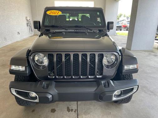 Crystal Metallic 2021 Jeep Gladiator Sport