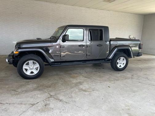 Crystal Metallic 2021 Jeep Gladiator Sport