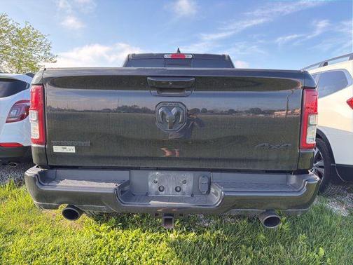 Diamond Black Crystal Pearlcoat 2023 RAM 1500 Big Horn/Lone Star