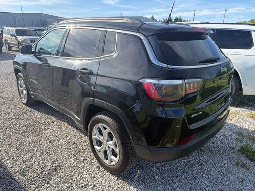 Diamond Black Crystal Pearlcoat 2024 Jeep Compass Latitude