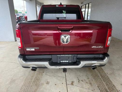 Maroon 2022 RAM 1500 Big Horn/Lone Star