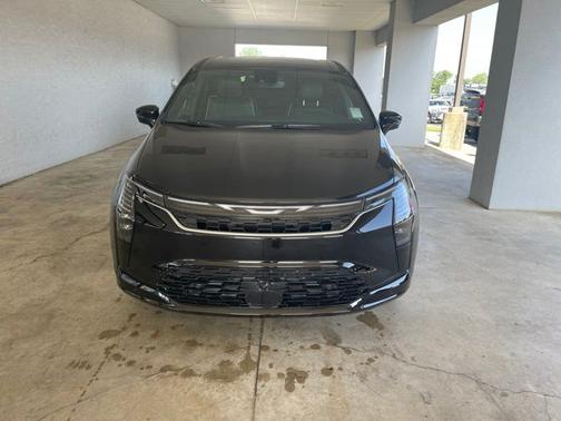 Diamond Black 2027 Chrysler Pacifica Limited