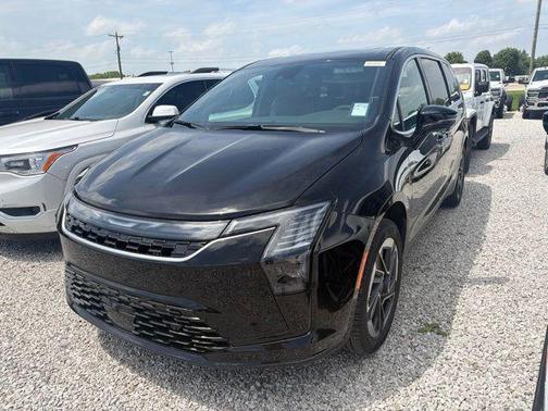 Diamond 2027 Chrysler Pacifica Limited