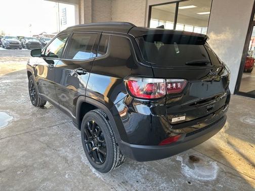 Diamond Black 2026 Jeep Compass Latitude