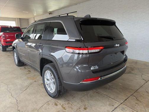 Baltic Gray Metallic Clearcoat 2026 Jeep Grand Cherokee Altitude
