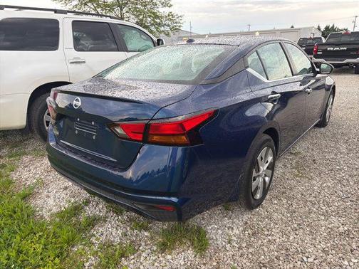 Deep Blue Pearl 2020 Nissan Altima S FWD