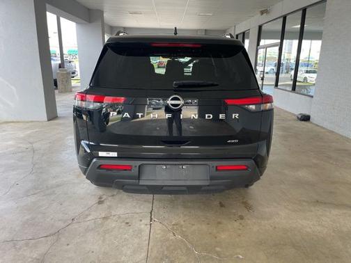 Super Black 2025 Nissan Pathfinder SV